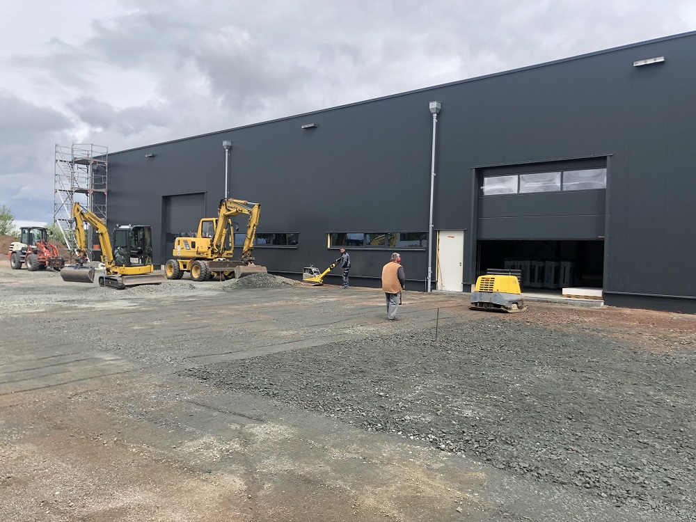 Cladding panels have been fully mounted on the base Cladding panels have been fully mounted on the base